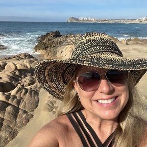 Meet your Posher, Leslie